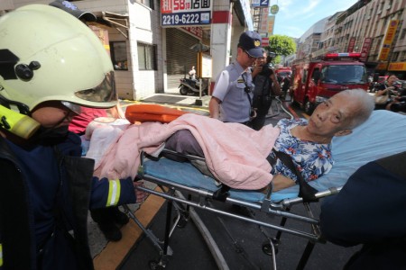台新北市安養院失火釀3死 30人送醫急救