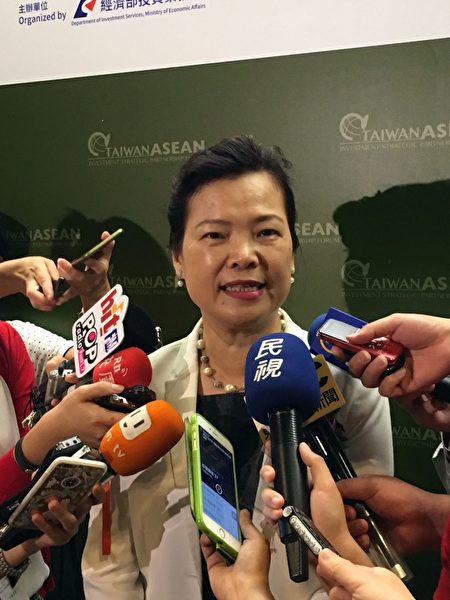针对国际法庭南海仲裁结果，经济部常务次长王美花13日表示，对台湾经济的影响还好，应该是两回事，未来将积极推动新南向政策。（中央社/提供）