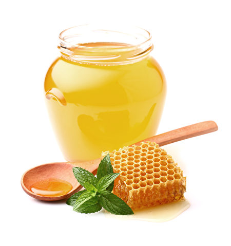 海盐与蜂蜜混合可制成保湿度佳的面膜。(Fotolia)