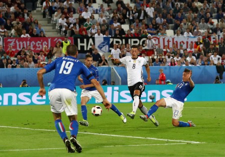 BORDEAUX, FRANCE - JULY 02: Mesut Oezil (2nd R) of Germany scores the opening goal during the UEFA EURO 2016 quarter final match between Germany and Italy at Stade Matmut Atlantique on July 2, 2016 in Bordeaux, France. (Photo by Alexander Hassenstein/Getty Images)