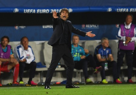 BORDEAUX, FRANCE - JULY 02: Antonio Conte head coach of Italy gestures during the UEFA EURO 2016 quarter final match between Germany and Italy at Stade Matmut Atlantique on July 2, 2016 in Bordeaux, France. (Photo by Laurence Griffiths/Getty Images)