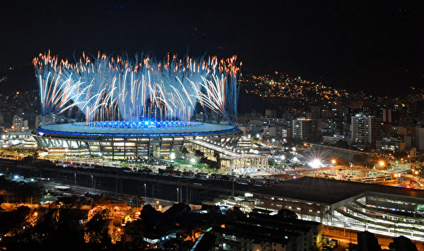 OLY-2016-RIO-OPENING-OUTSIDE
