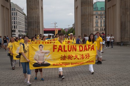 Berlin-Falun-Gong-Parade-20160730-8572