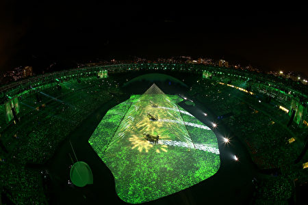 RIO DE JANEIRO, BRAZIL - AUGUST 05: A general view during the Geometrization segment of the Opening Ceremony of the Rio 2016 Olympic Games at Maracana Stadium on August 5, 2016 in Rio de Janeiro, Brazil. (Photo by Richard Heathcote/Getty Images)