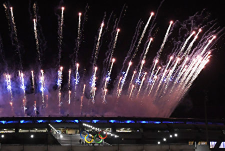 Fireworks explode over the Maracana stadium during the opening ceremony of the Rio 2016 Olympic Games in Rio de Janeiro on August 5, 2016. / AFP / Luis Acosta (Photo credit should read LUIS ACOSTA/AFP/Getty Images)