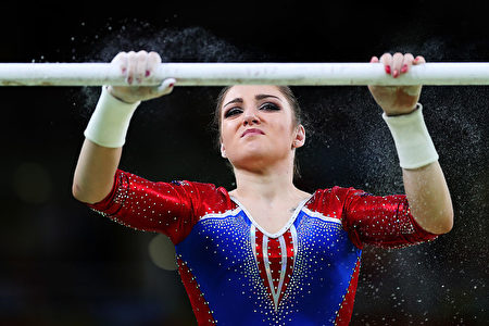 俄國體操老將阿莉婭•穆斯塔芬娜在里約奧運體操預賽中。(Photo by Tom Pennington/Getty Images)