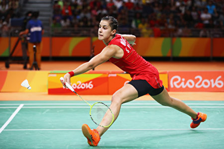 RIO DE JANEIRO, BRAZIL - AUGUST 19: 2016年里約奧運會羽毛球女子單打決賽落幕，頭號種子、西班牙馬林（Carolina Marin）在決賽中逆轉戰勝印度的辛杜（P.V. Sindhu）贏得女單金牌，她成為史上第二個贏得奧運單打冠軍的非亞洲球員。(Clive Brunskill/Getty Images)