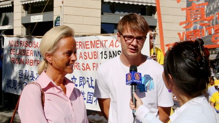 Suzanne Boulier和兒子Thomas Boulier在接受新唐人電視台採訪。（新唐人截圖）