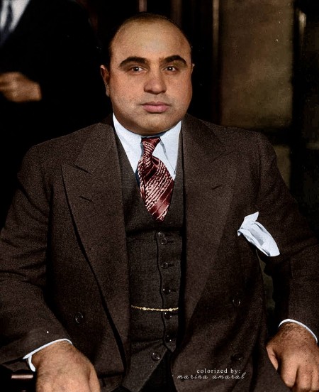 艾爾方斯‧加百列‧卡彭（Alphonse Gabriel Capone，1899－1947，暱稱艾爾‧卡彭）美國黑手黨成員，曾是芝加哥犯罪集團的首領。(Courtesy of Marina Amaral)