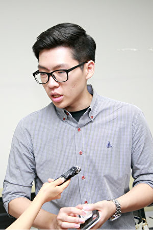 參加當天會議的「亞洲法學大學生生聯合」的韓國代表崔鎬喆(男，21歲)表示，對活摘器官事件感到不安和難過，打算為阻止韓國人赴中國器官移植做努力。」（全景林/大纪元）