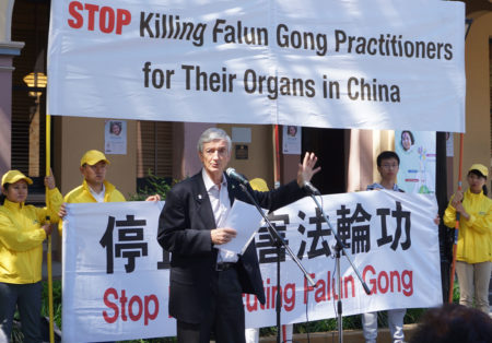 当地前绿党联邦候选人Phil Bradley呼吁人们支持新州立法阻止公民去中国做非法器官移植。（燕楠/大纪元）