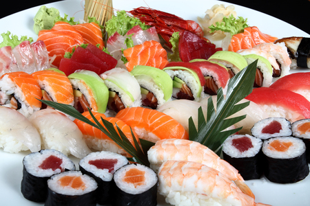寿司、生鱼片宴会套餐。（Enjoy 提供）