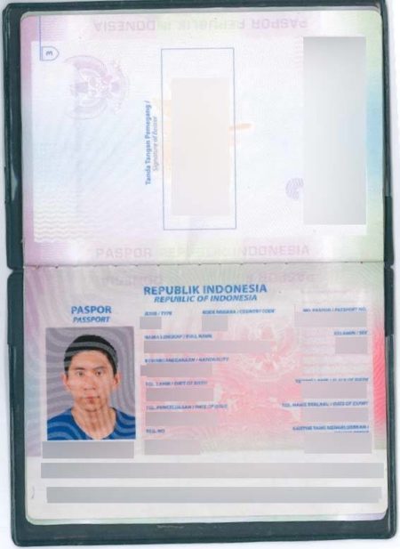 图为男子使用的假护照。（澳洲新州警方）