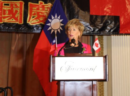 加台國會議員友好協會會長朱迪•斯格若（Judy Sgro）出席酒會並致辭。讚譽台灣堅守民主自由人權。（梁耀/大紀元）