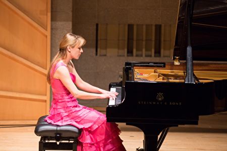 2016新唐人鋼琴大賽復賽俄羅斯選手Elizeveta Ivanova（2377號）（戴兵／大紀元）