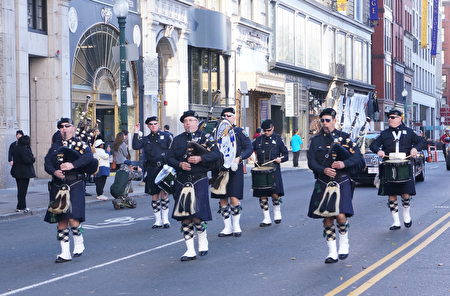 美國退伍軍人節波士頓慶祝大遊行現場。（貝拉/大紀元）
