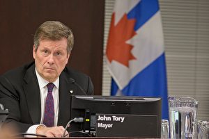 多倫多市議會開始為期兩天的會議，討論市長莊德利（John Tory）和省府簽訂的價值70億美元「聰明路軌」（SmartTrack）公交計劃的成本分攤協議。(Keith Beaty/Toronto Star via Getty Images)