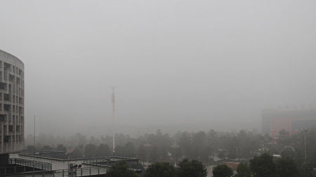 17日白天，咸寧市部分地區出現能見度小於500米，局部小於200米的濃霧。 （網絡圖片）