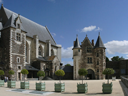 領主內院（la cour seigneuriale）（維基百科公共領域）