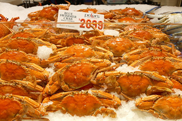 悉尼鱼市场12月23日开启了第21届“36小时海鲜马拉松”，活动期间有超过100个不同品种的海鲜售卖。（刘颂恩／大纪元）