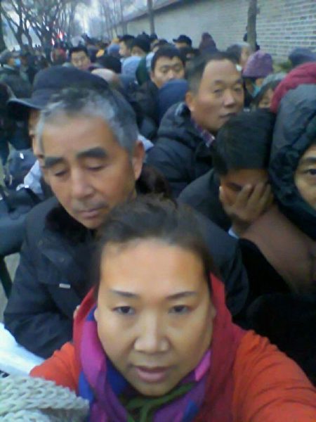 自11月28日开始，连续三天，来自大陆29个省的上万名被清退的民办与代课教师进京上访。（访民提供）