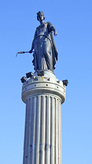 裡爾大廣場中心女神圓柱（公共領域）