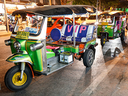 泰国曼谷街头的嘟嘟车。(Isa Foltin/Getty Images)