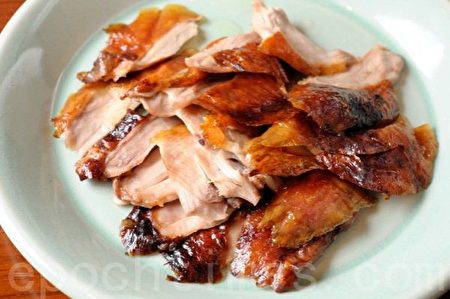 北京烤鴨是外國政要到訪中國都想品嚐的中國菜之一。（宋祥龍／大紀元）