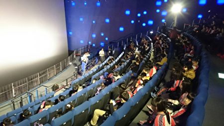 海科館推新片－「海豚與鯨魚」，是目前擁有全國最大的IMAX 3D電影院。（海科館提供）