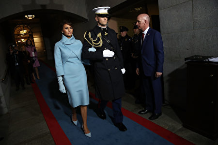 WASHINGTON, DC - JANUARY 20: Melania Trump arrives on the West Front of the U.S. Capitol on January 20, 2017 in Washington, DC. In today's inauguration ceremony Donald J. Trump becomes the 45th president of the United States. (Photo by Win McNamee/Getty Images)