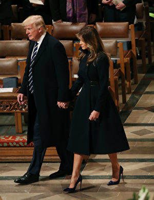 川普总统和第一夫人。(Mark Wilson/Getty Images)