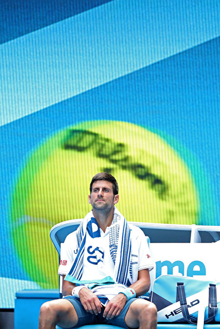 第二輪被淘汰，衛冕冠軍德約科維奇創造11年來個人在澳網的最差戰績。 (Scott Barbour/Getty Images)