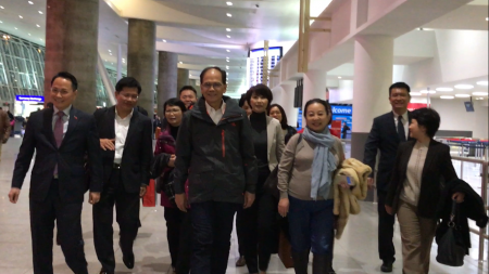由前臺灣行政院院長游錫堃率領的川普就職典禮祝賀團抵達紐約肯尼迪國際機場。