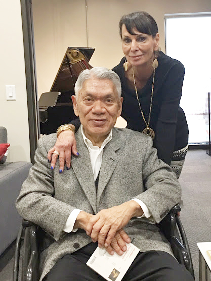 河合弘隆（Hirotaka Kawai）先生与Houston的Kawai Piano Gallery总经理 Evie Offord女士合影。（Kawai钢琴店提供）